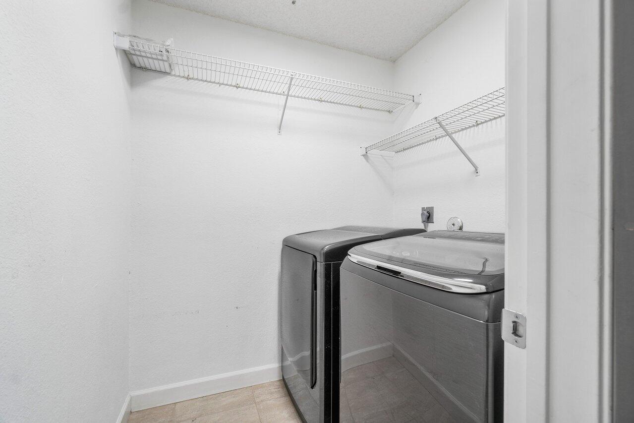 22540 Middletown Drive Boca Raton, FL 33428 - Photo 14 of 29 Laudrty