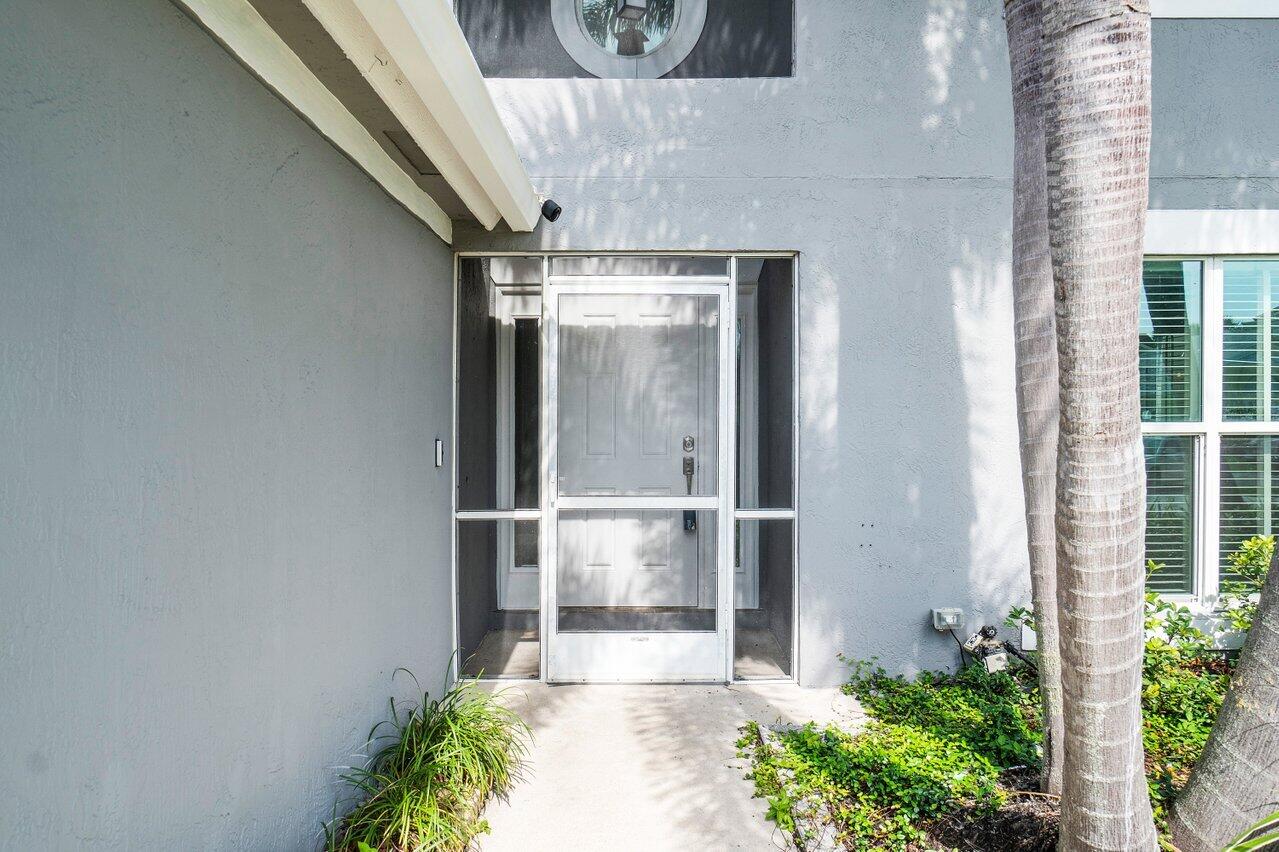 22540 Middletown Drive Boca Raton, FL 33428 - Photo 4 of 29 Entry