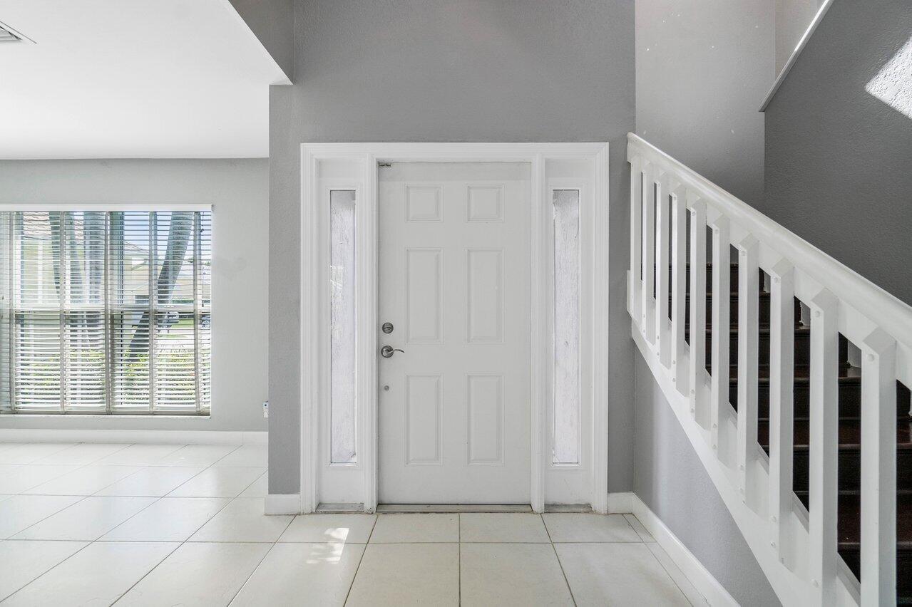 22540 Middletown Drive Boca Raton, FL 33428 - Photo 5 of 29 Entry-stairs