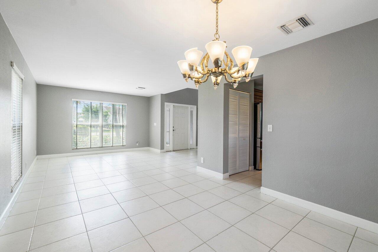 22540 Middletown Drive Boca Raton, FL 33428 - Photo 7 of 29 Dinning-Living