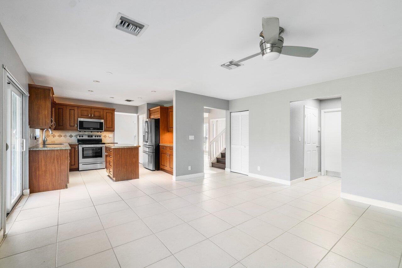 22540 Middletown Drive Boca Raton, FL 33428 - Photo 10 of 29 Family-Kitch 2