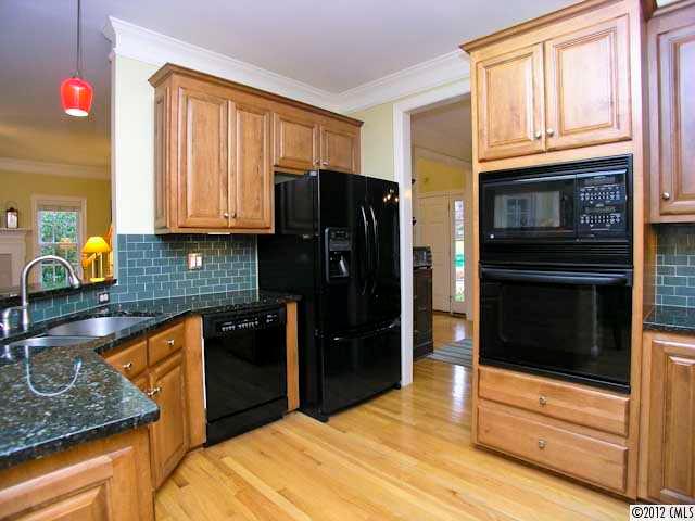 311 Sardis Pointe Road Matthews, NC 28105 - Photo 3 of 16 Gallery Image 3