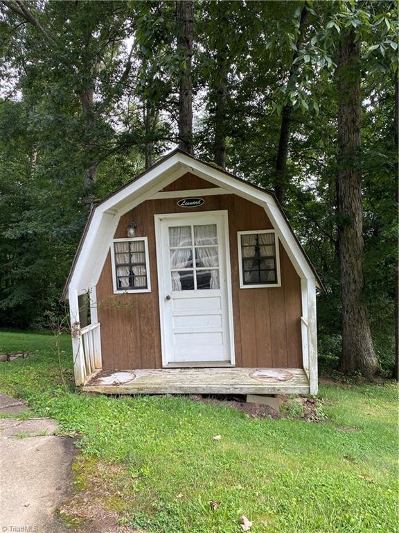189 Locklear Street Mount Airy, NC 27030 - Photo 3 of 28 Gallery Image 3