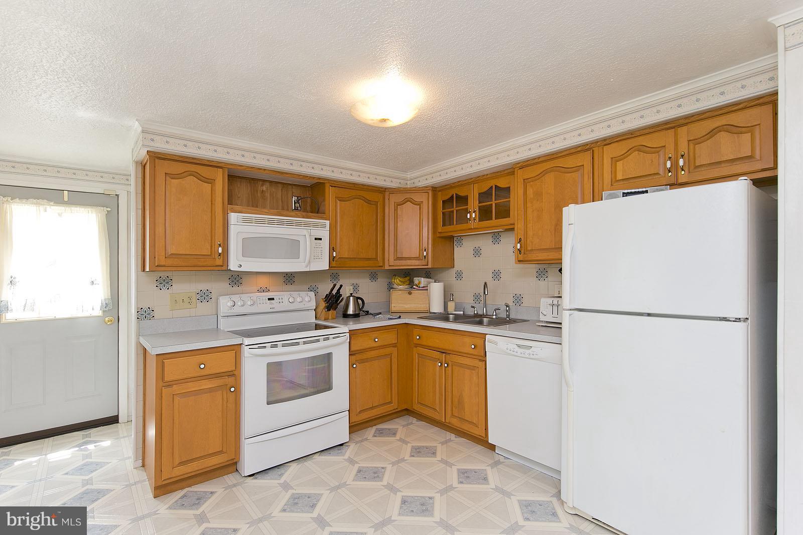609 Whissens Ridge Road Winchester, VA 22602 - Photo 5 of 30 Kitchen