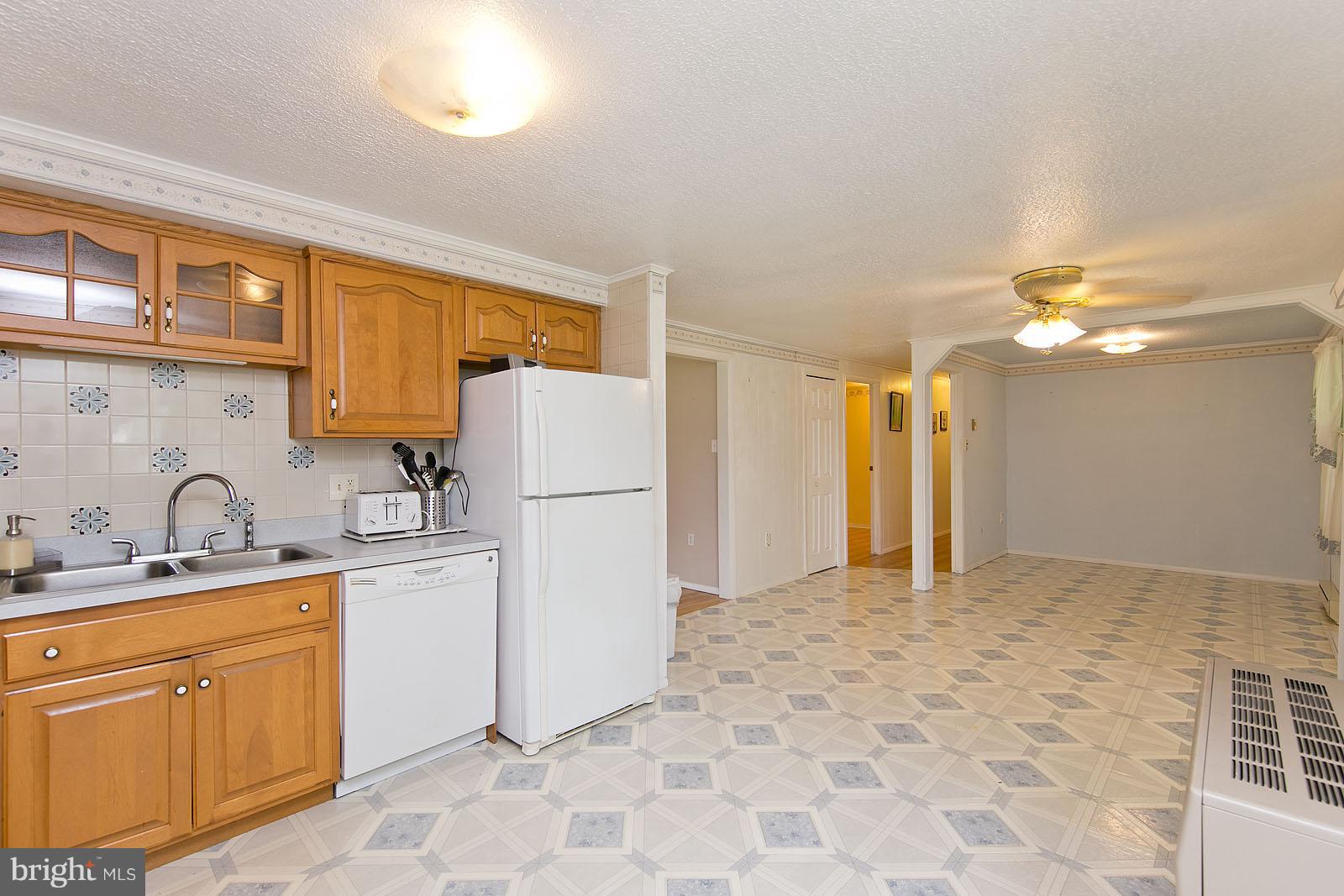 609 Whissens Ridge Road Winchester, VA 22602 - Photo 6 of 30 Kitchen