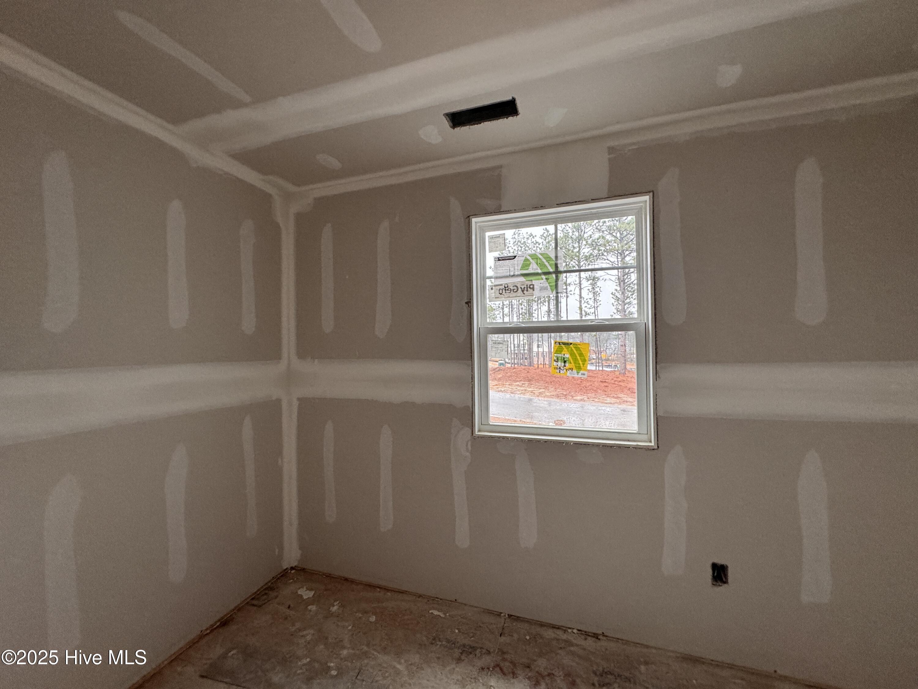 428 Redwater Trail, Unit 596 Aberdeen, NC 28315 - Photo 23 of 52 IMG_2804