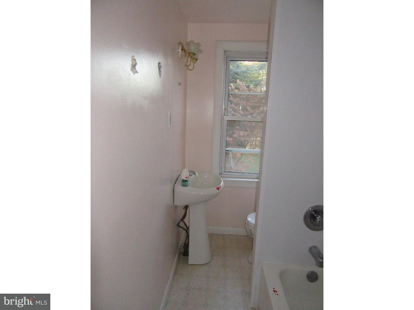 303 Harrison Street Riverton, NJ 08077 - Photo 11 of 15