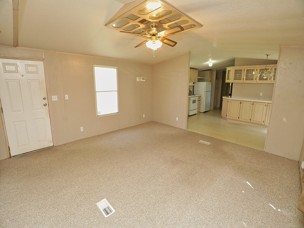 210 Floyd Street Boling, TX 77420 - Photo 14 of 29 an empty room with a empty space