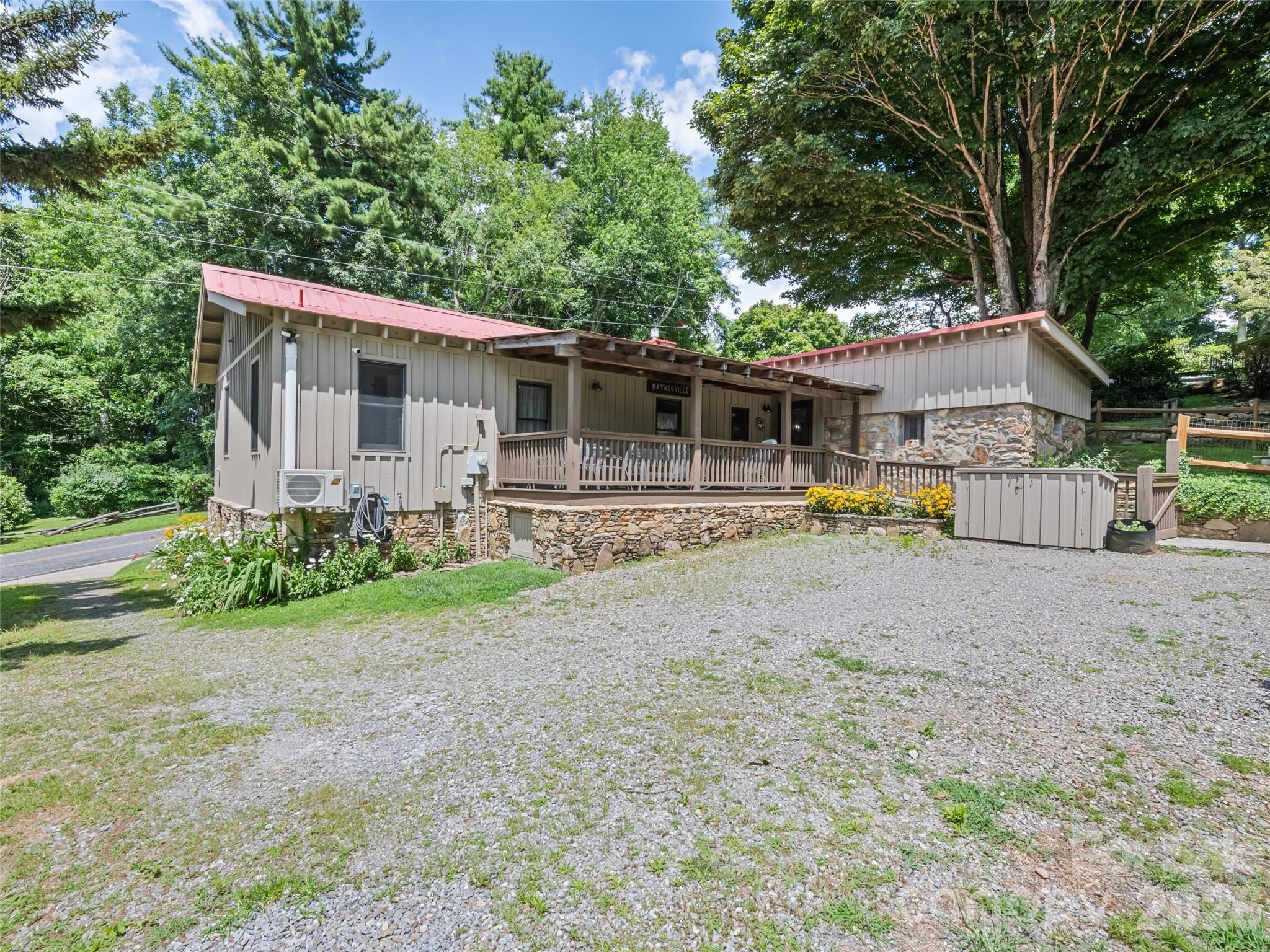 404 Red Bank Road Waynesville, NC 28786 - Photo 4 of 46