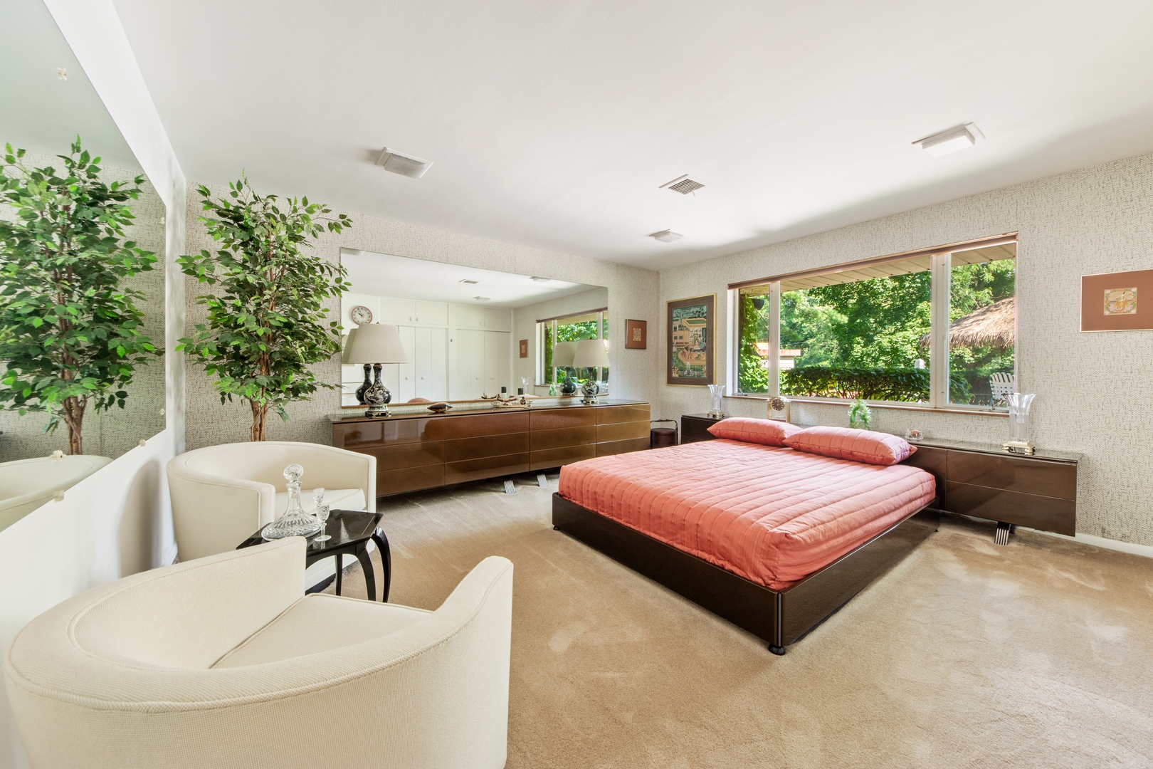 126 Brinker Road Barrington Hills, IL 60010 - Photo 21 of 31 a spacious bedroom with a bed and a couch
