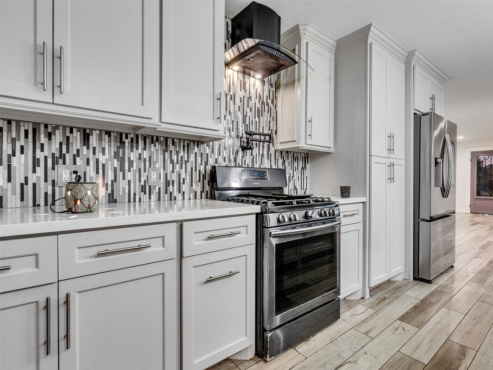 667 Edgebrook Drive Houston, TX 77034 - Photo 4 of 17