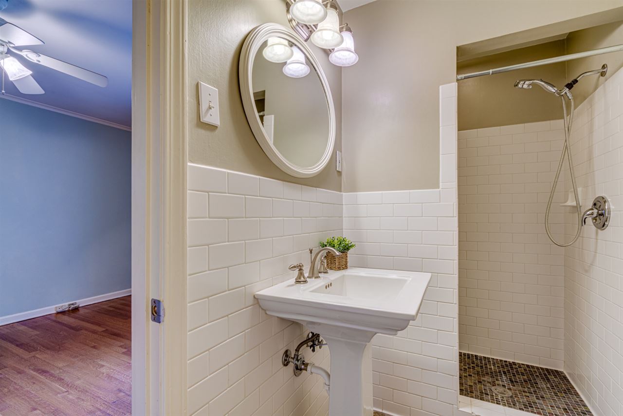 605 Kinsman Road Memphis, TN 38120 - Photo 19 of 25 Gallery Image 19