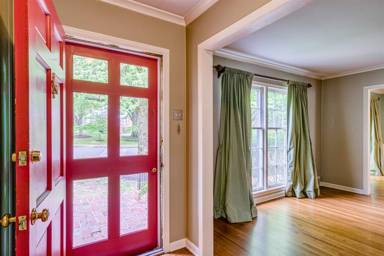 605 Kinsman Road Memphis, TN 38120 - Photo 3 of 25 Gallery Image 3