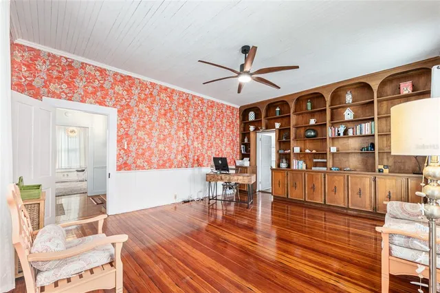 a view of utility room with washer and dryer