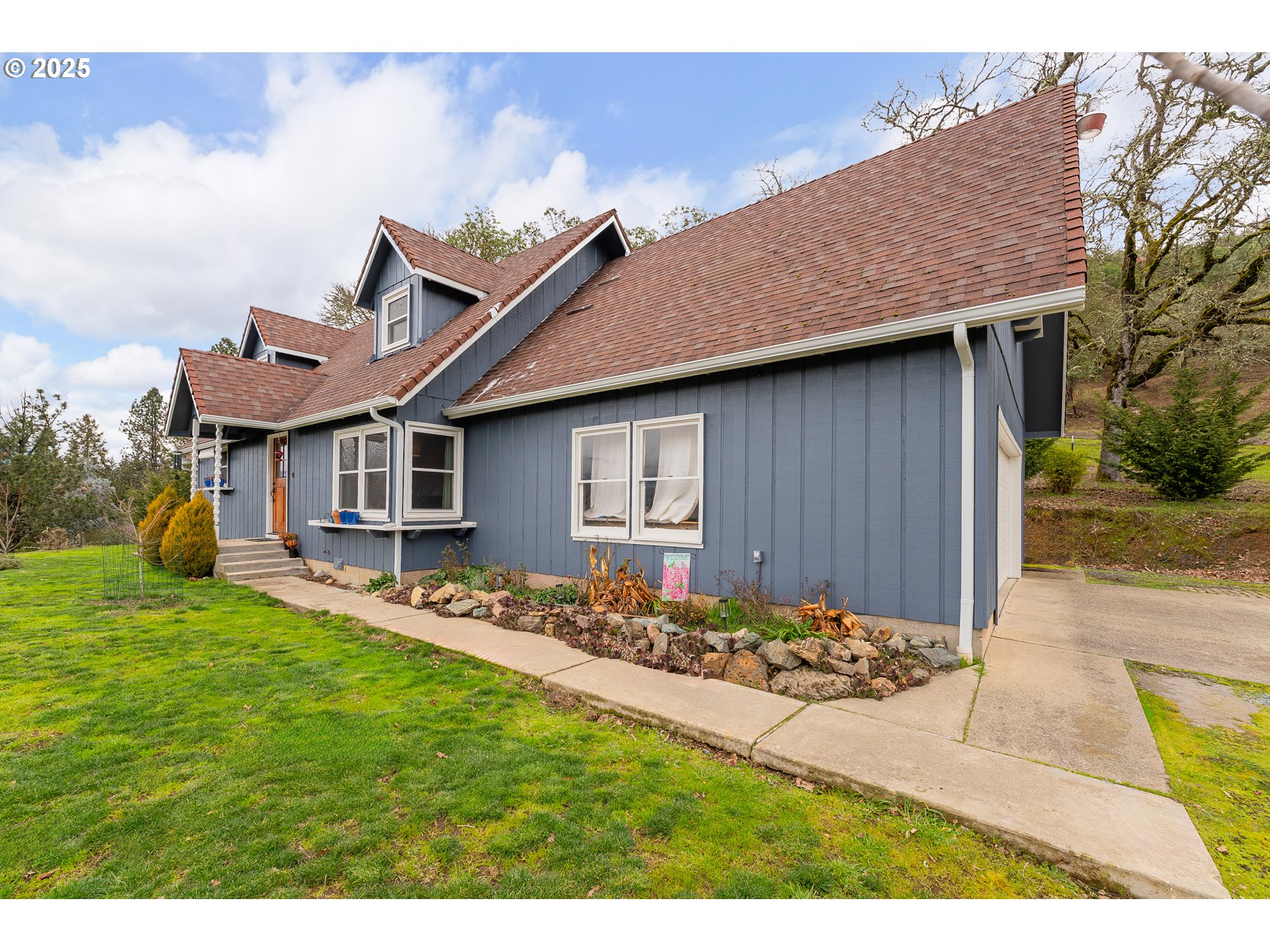 1056 Shoestring Road Riddle, OR 97469 - Photo 1 of 47