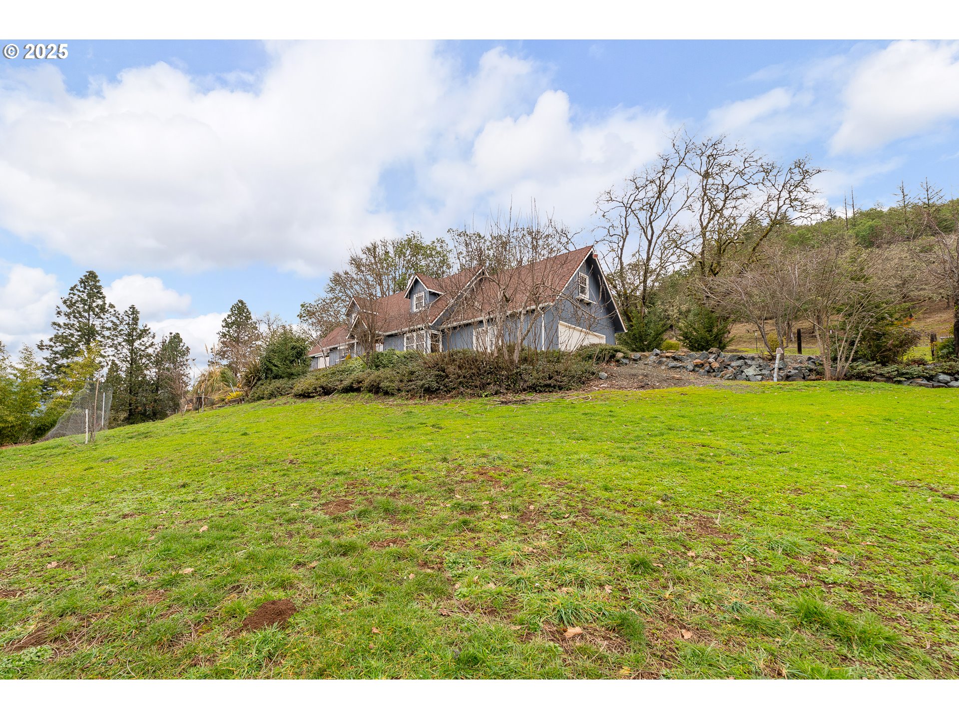1056 Shoestring Road Riddle, OR 97469 - Photo 2 of 47