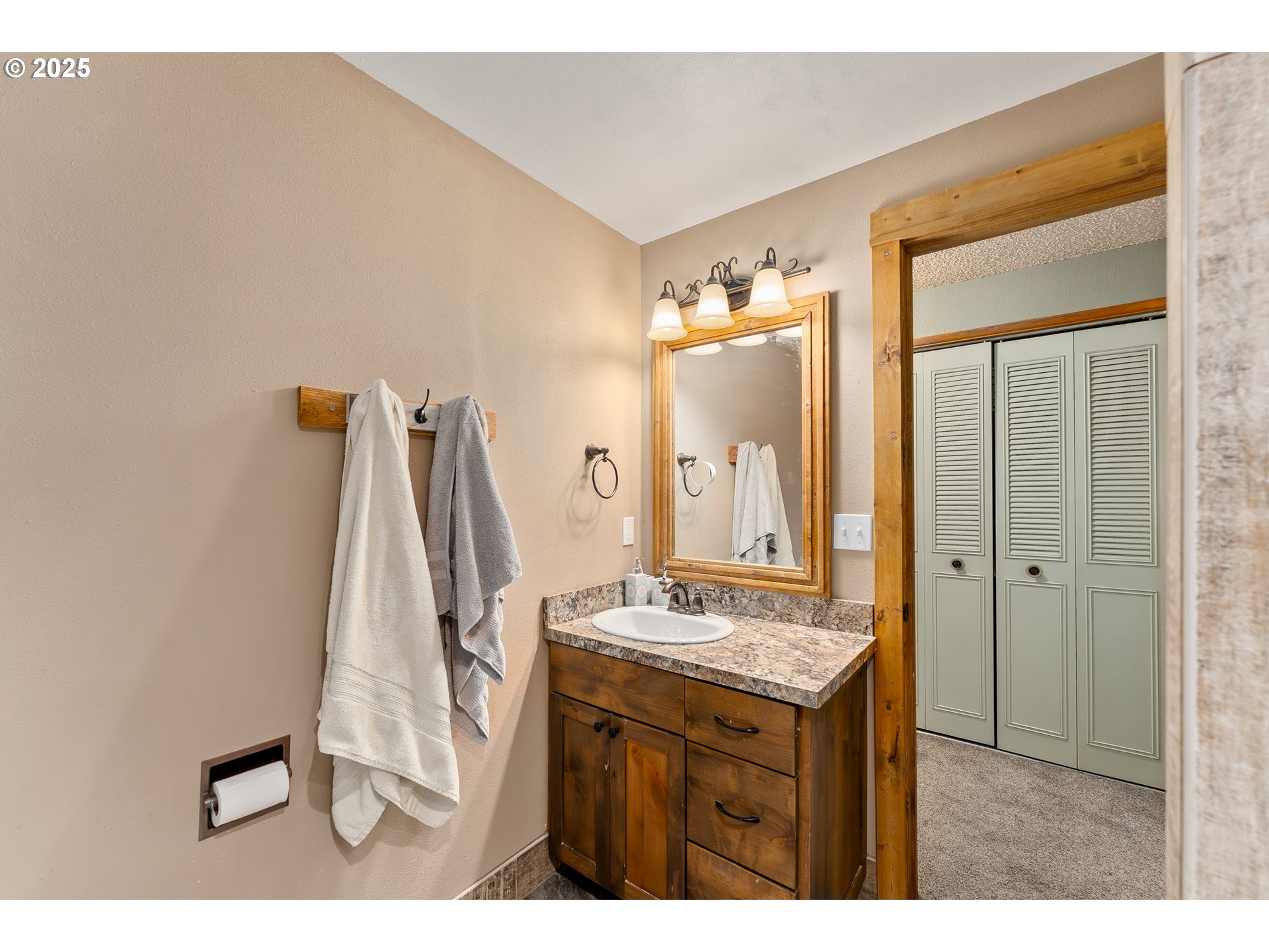 1056 Shoestring Road Riddle, OR 97469 - Photo 31 of 47