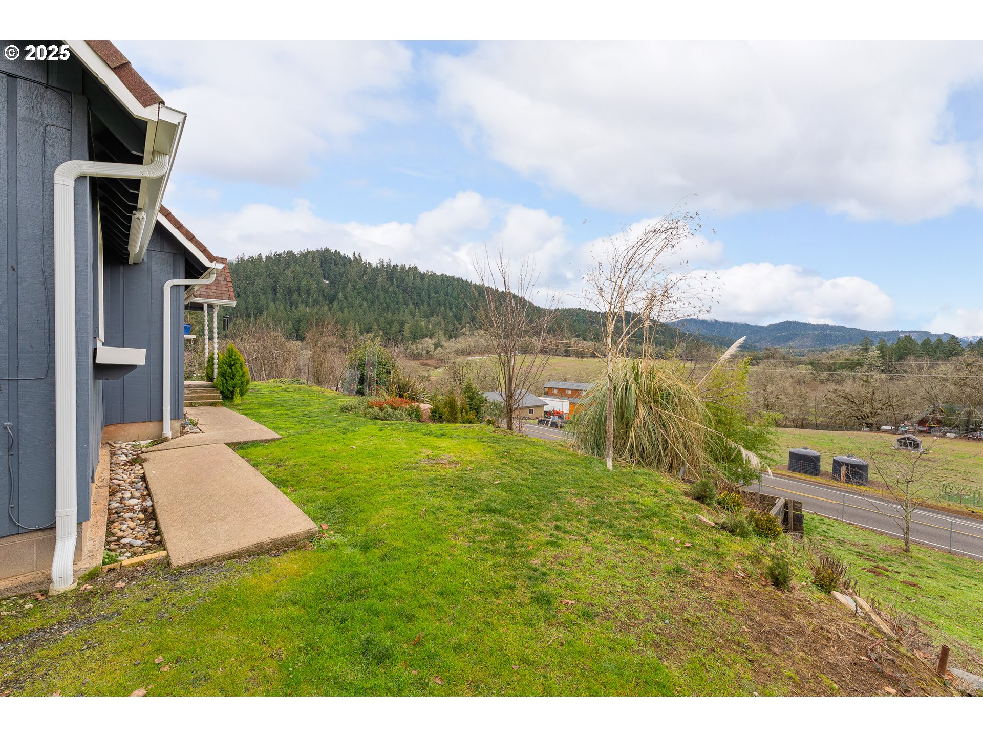 1056 Shoestring Road Riddle, OR 97469 - Photo 35 of 47