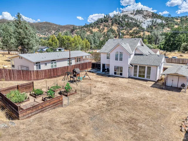 $409,000 | 2920 Meadow Creek Road, Clearlake Oaks, CA 95423