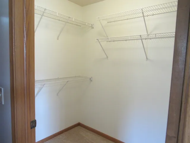 $2,100 | 28 Ashburn Court, Unit Z1, Schaumburg, IL 60193