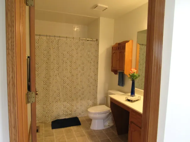 $2,100 | 28 Ashburn Court, Unit Z1, Schaumburg, IL 60193