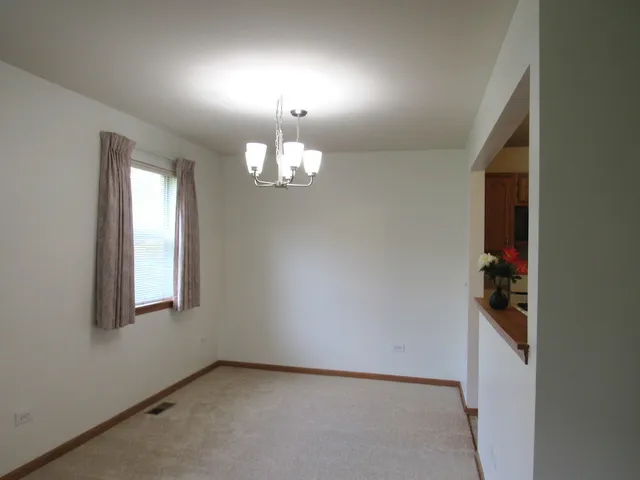 $2,100 | 28 Ashburn Court, Unit Z1, Schaumburg, IL 60193