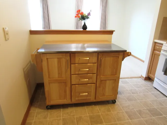 $2,100 | 28 Ashburn Court, Unit Z1, Schaumburg, IL 60193