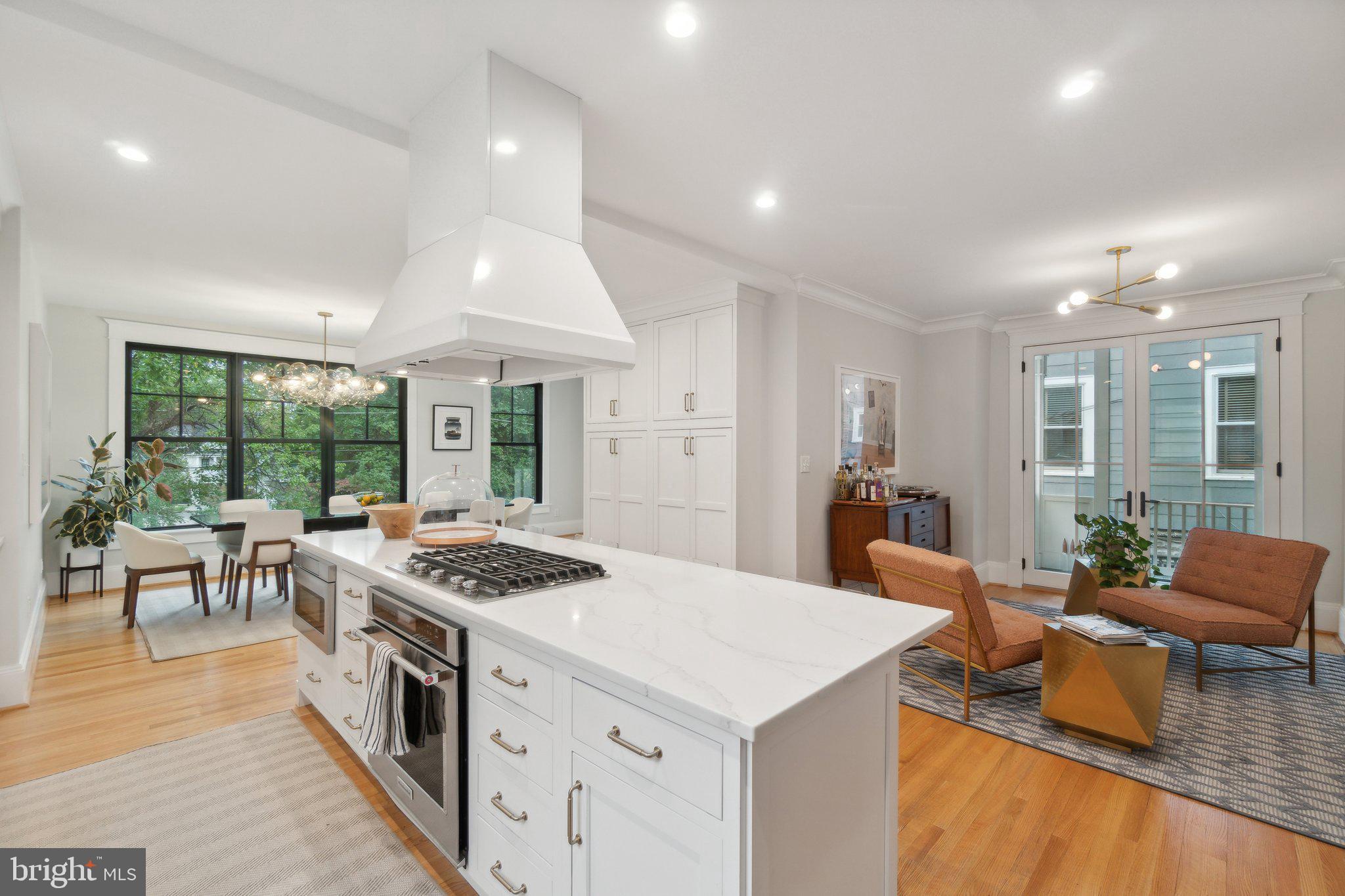 5712 MacArthur Boulevard Northwest Washington, DC 20016 - Photo 8 of 30 Central Cooktop with Externally Vented Hood