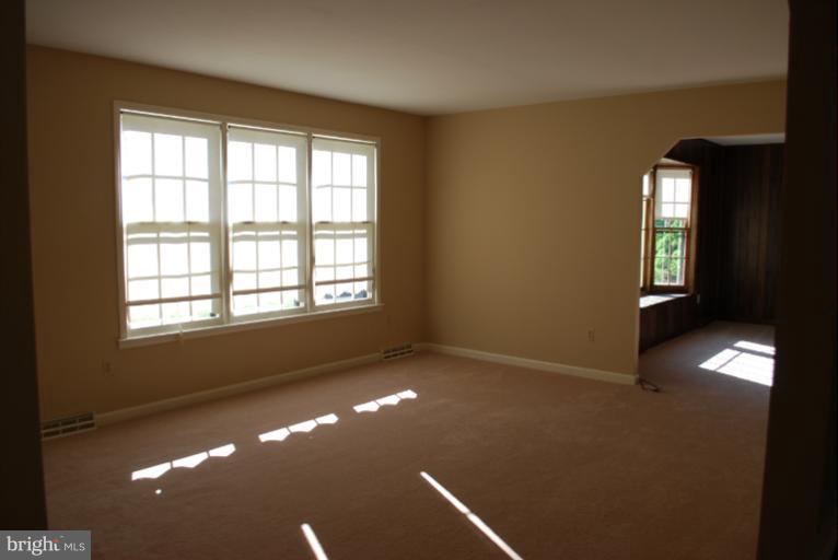 626 Clarks Run Road La Plata, MD 20646 - Photo 12 of 16 Living Room
