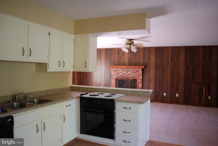 626 Clarks Run Road La Plata, MD 20646 - Photo 9 of 16 Kitchen