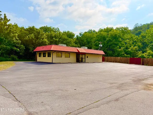 $175,000 | 145 Dollar Drive, Pennington Gap, VA 24277