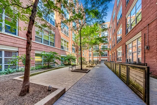 $445,000 | 1735 North Paulina Street, Unit 422, Chicago, IL 60622