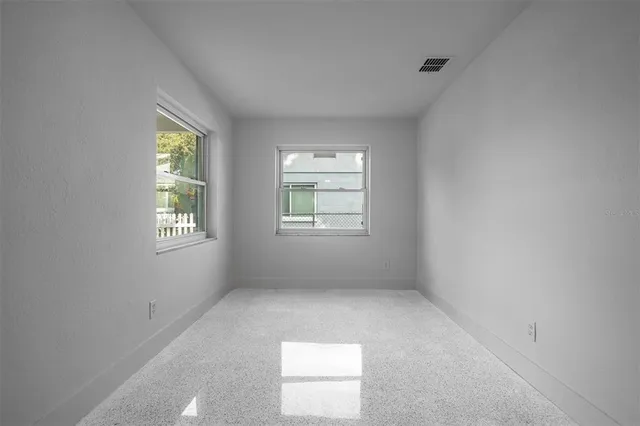 $2,100 | 829 89th Avenue North, St. Petersburg, FL 33702