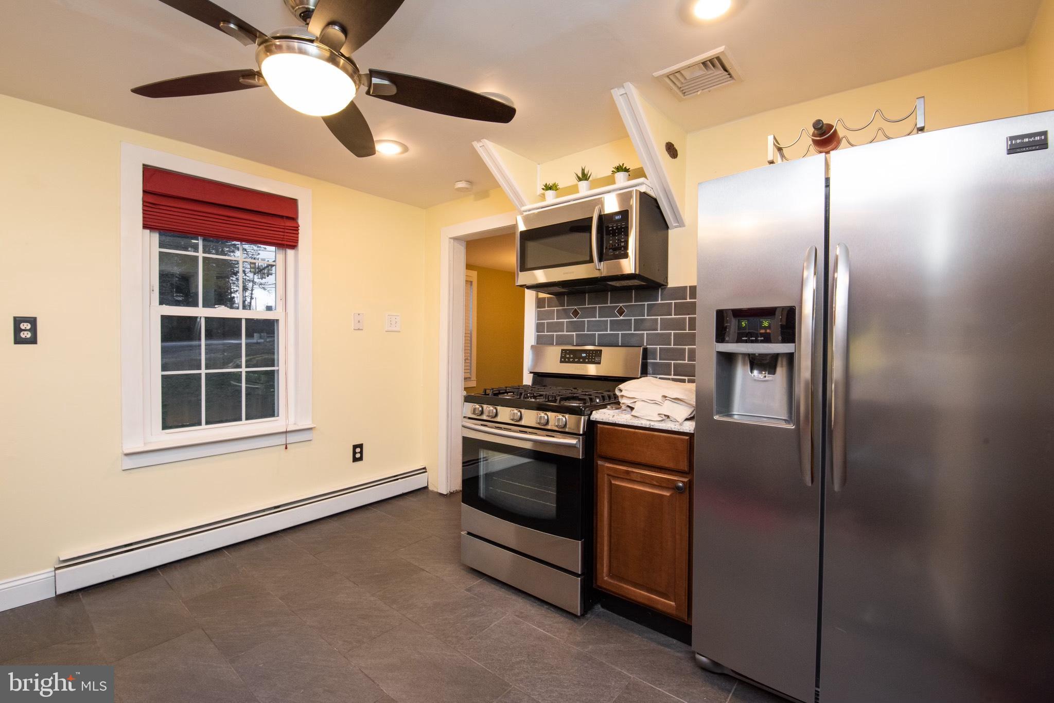495 Durham Road Newtown, PA 18940 - Photo 7 of 11 Stainless Steel Appliances