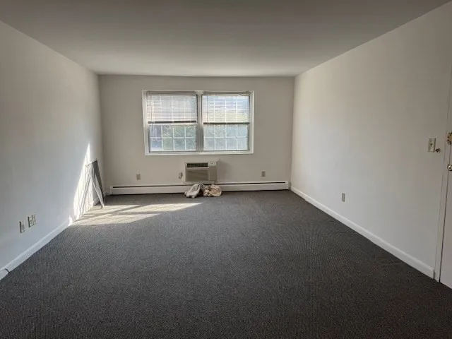 $2,000 | 300 Main Street, Unit 5, Woburn, MA 01801