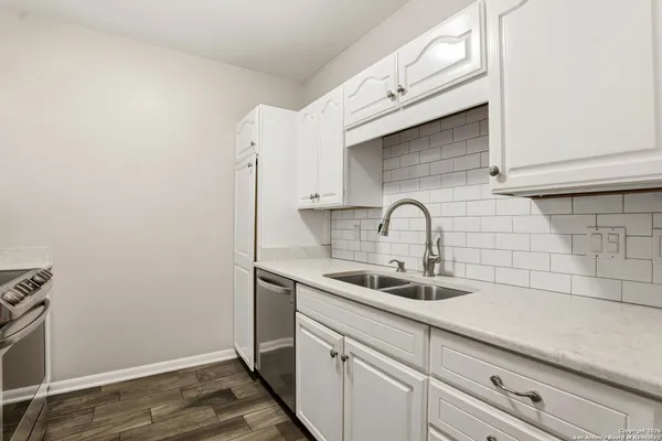 a close view of sink and tap
