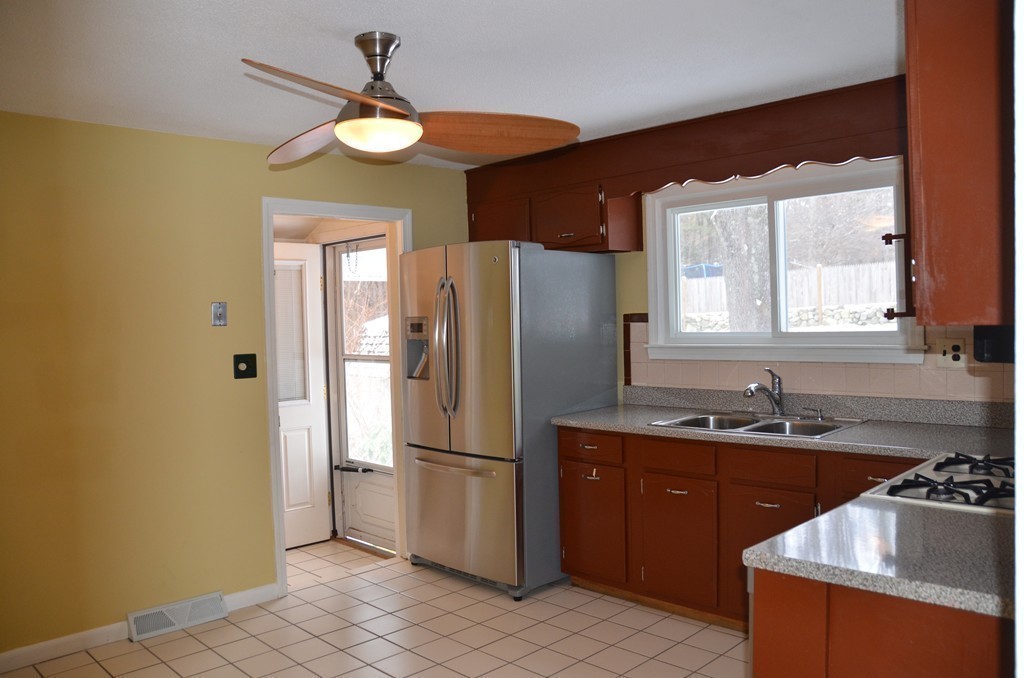 9 Bayberry Road Westford, MA 01886 - Photo 15 of 28 Gallery Image 15
