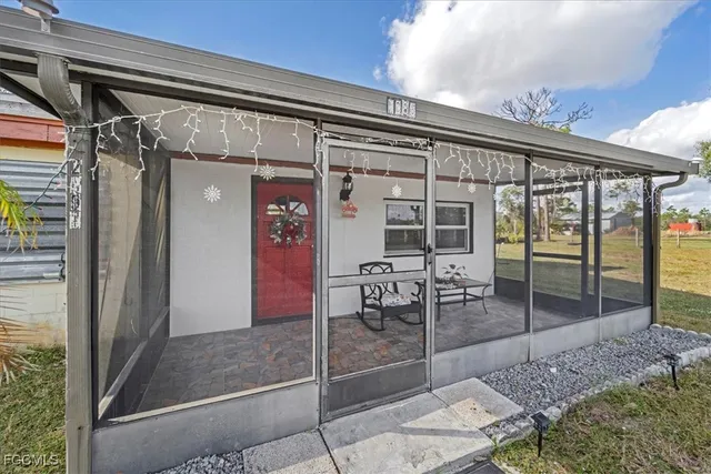 a view of an outdoor space