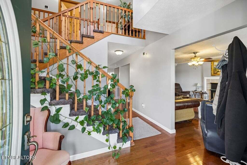 133 Rolling Hills Rutledge, TN 37861 - Photo 8 of 40 Grand Entry