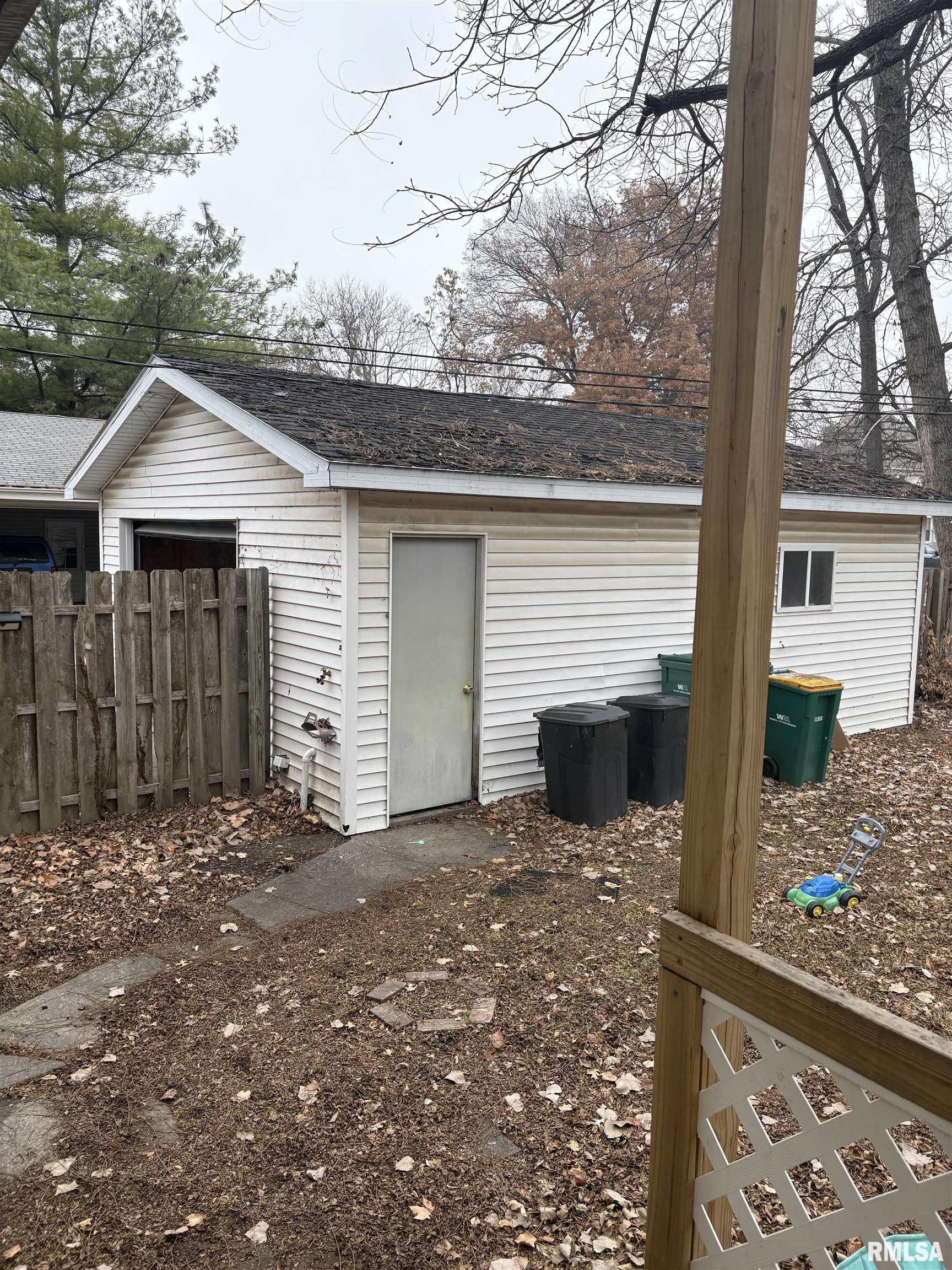 209 North Ward Street Macomb, IL 61455 - Photo 15 of 16