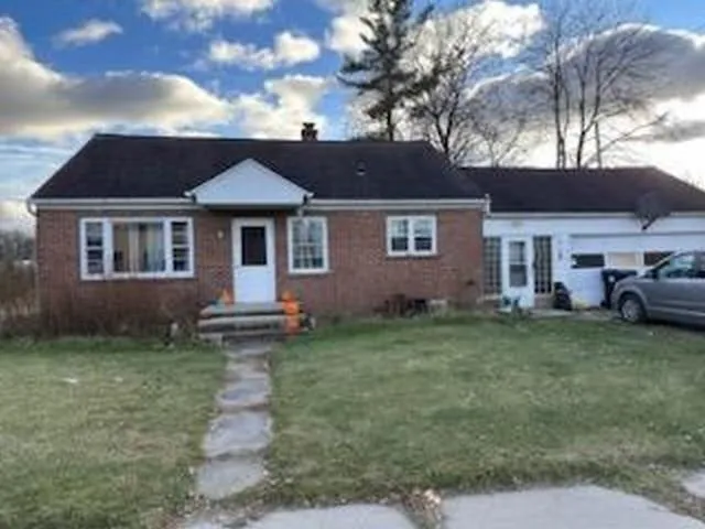 $149,900 | 110 East Hofman Street, Cecil, WI 54111
