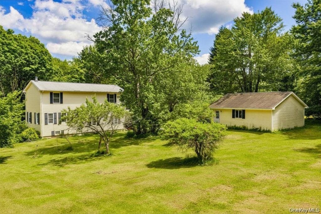 2 story Colonial with detached 2 car garage
