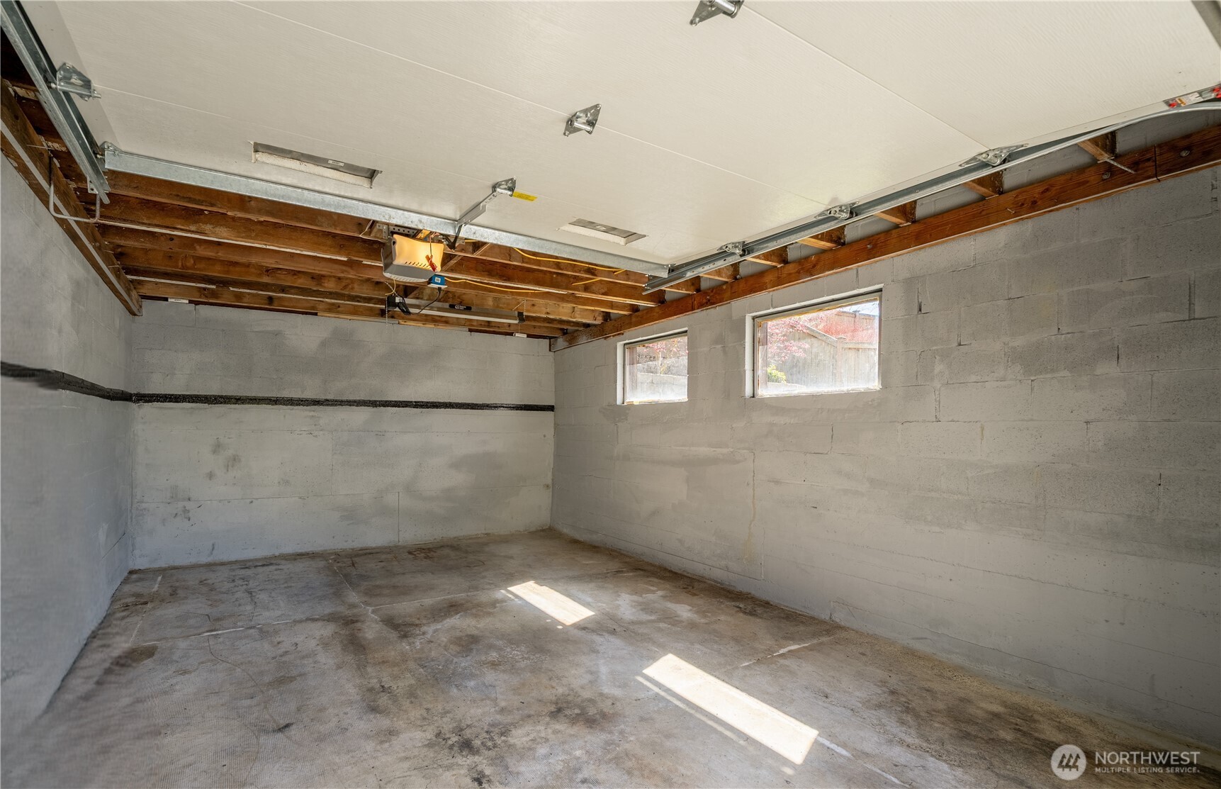 4418 40th Avenue Southwest Seattle, WA 98116 - Photo 36 of 40 a view of a garage