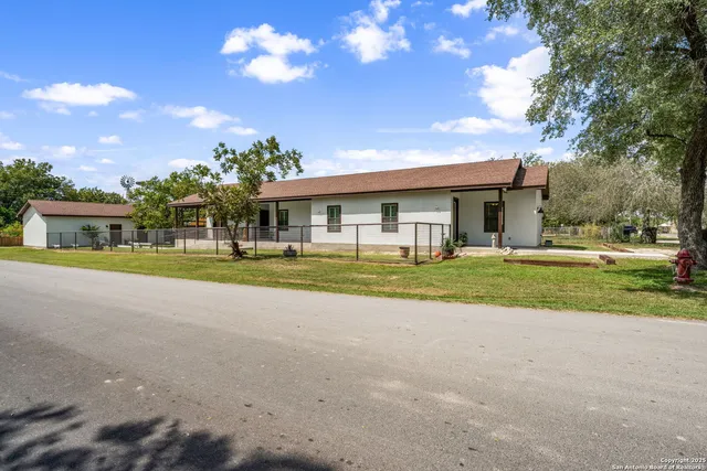 $259,000 | 317 East El Paso Street, Brackettville, TX 78832