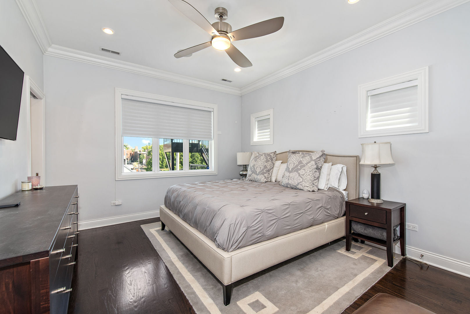 2449 North Racine Avenue, Unit 3 Chicago, IL 60614 - Photo 10 of 25