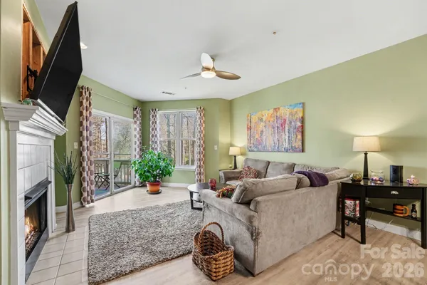 $475,000 | 921 Northeast Drive, Unit 38, Davidson, NC 28036