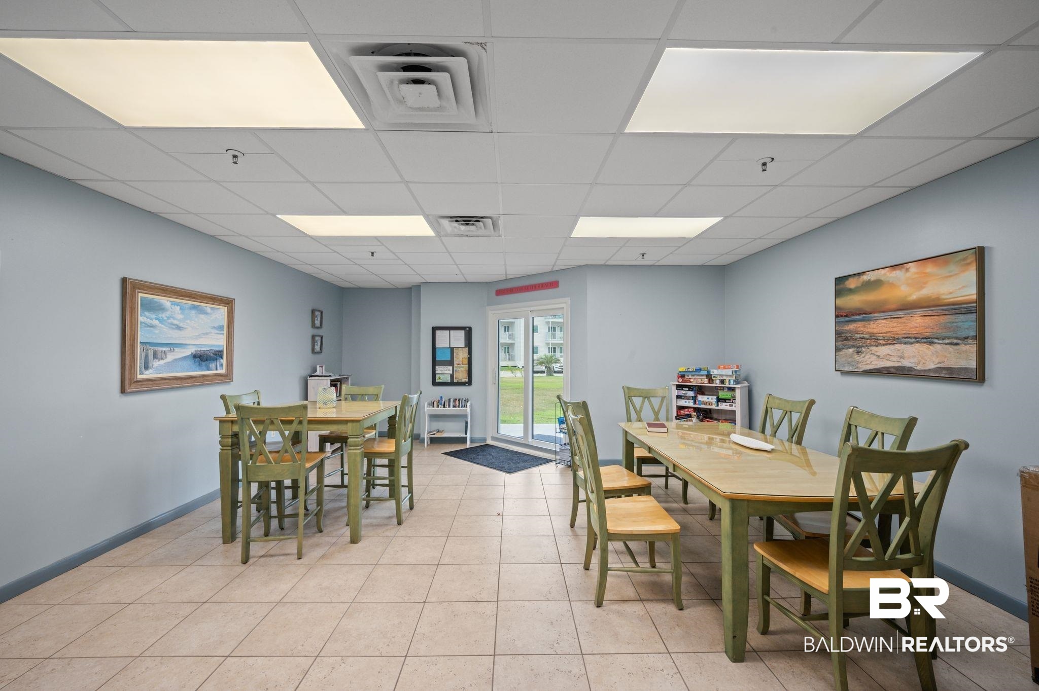 375 Plantation Road, Unit 5304 Gulf Shores, AL 36542 - Photo 23 of 42 Dining area featuring a drop ceiling and light tile patterned flooring