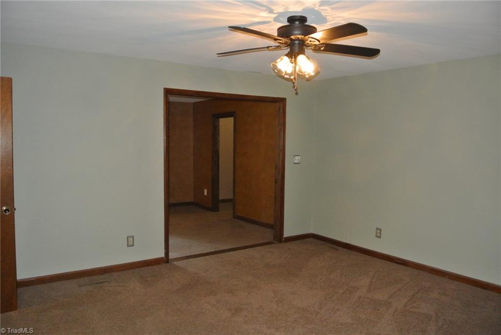186 Hunters Ridge Road Winston-Salem, NC 27103 - Photo 12 of 30 Gallery Image 12