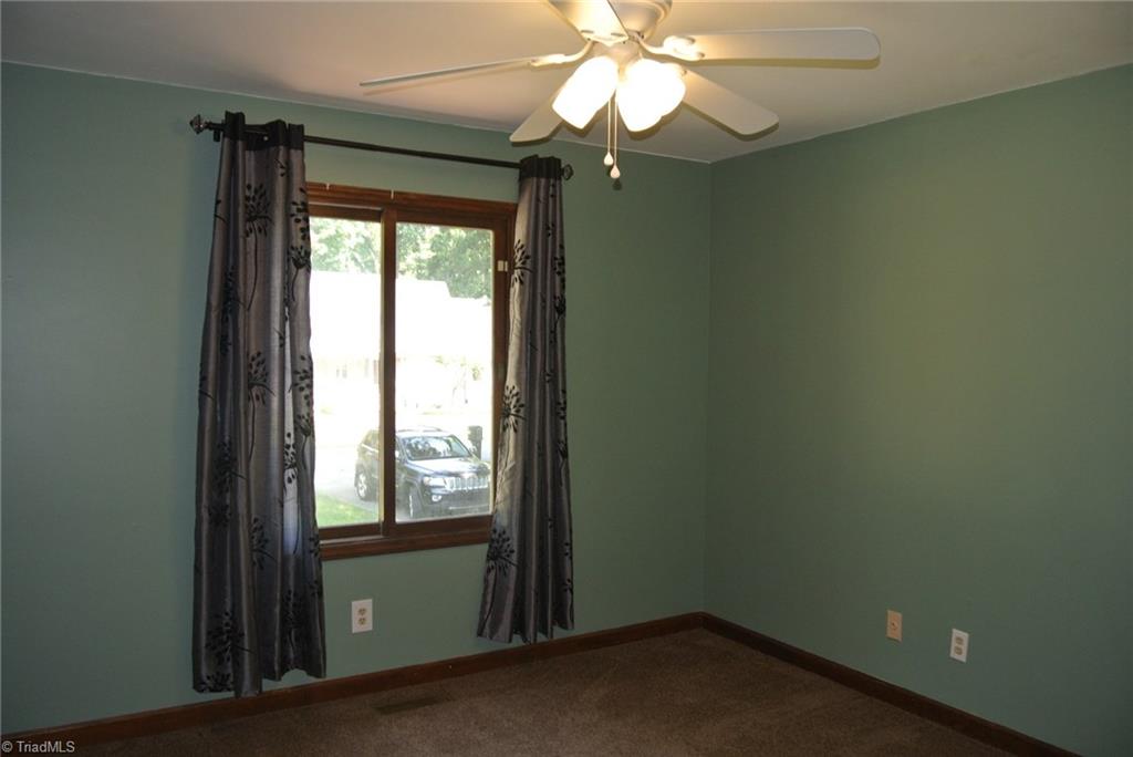 186 Hunters Ridge Road Winston-Salem, NC 27103 - Photo 14 of 30 Gallery Image 14