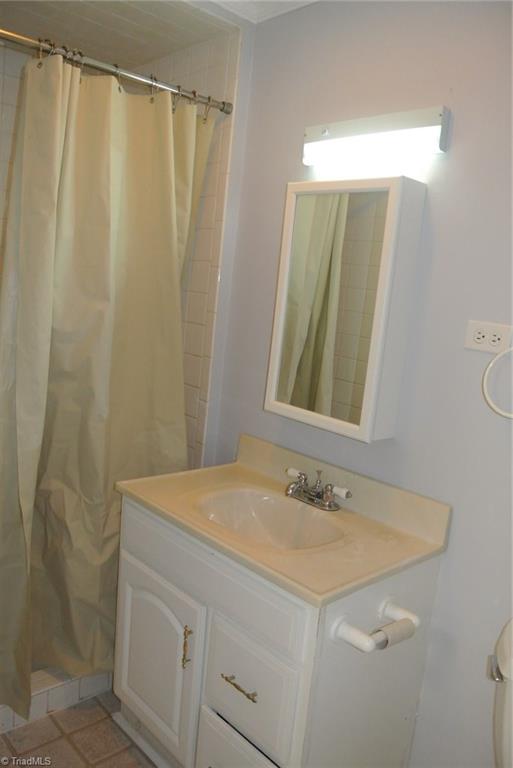 186 Hunters Ridge Road Winston-Salem, NC 27103 - Photo 24 of 30 Gallery Image 24